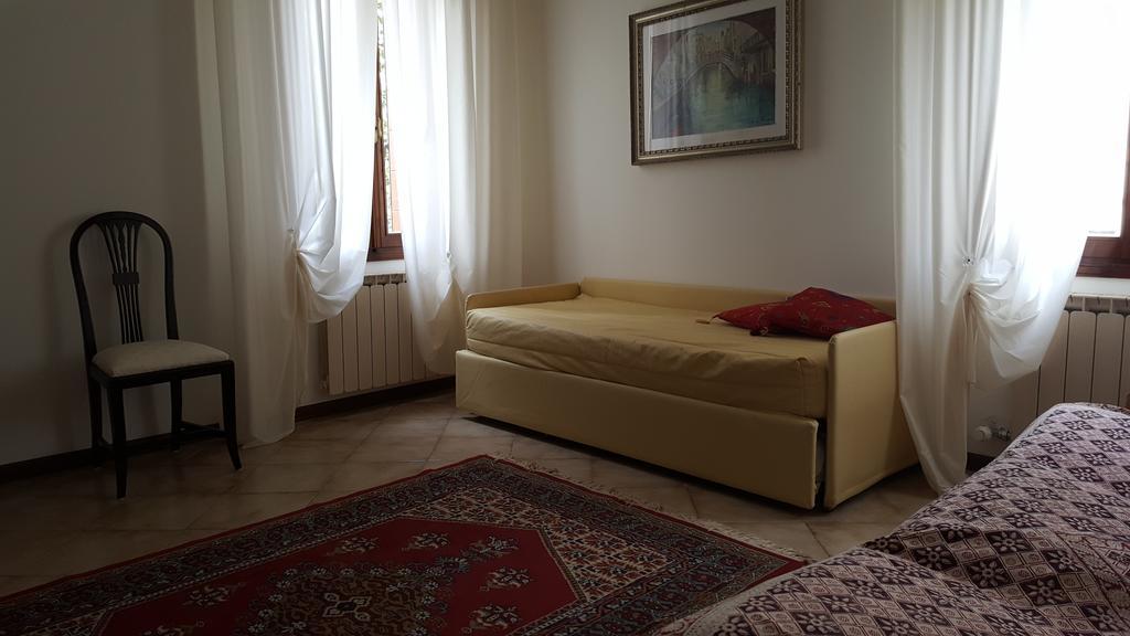 Chiara Apartment Mestre Luaran gambar